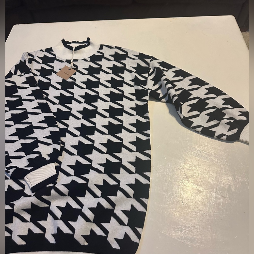 Blu pepper sweater women’s size M , new with tags. So soft - Picture 3 of 6